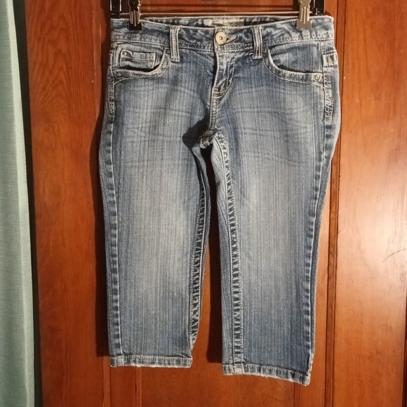 Women's Aeropostale Capris - Picture 1 of 9
